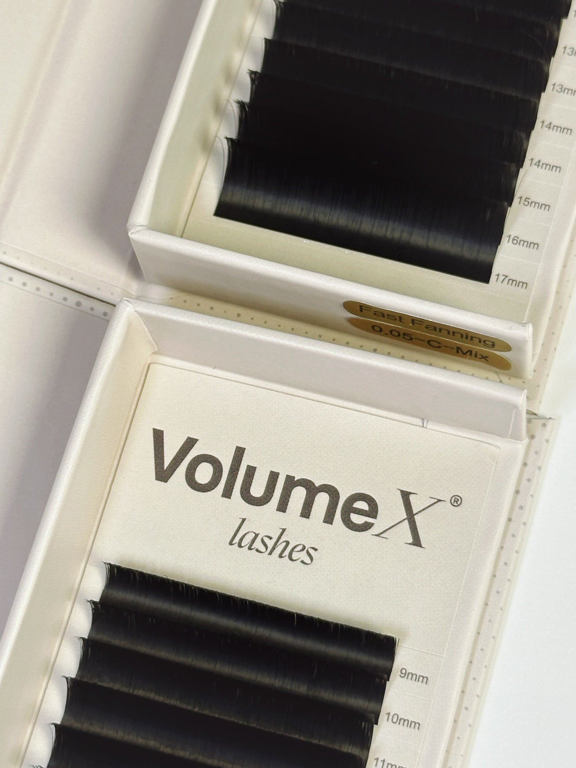 Russian Volume Lashes 0.05 C Curl Premium 16 Row Black Eyelash Extensions 11mm